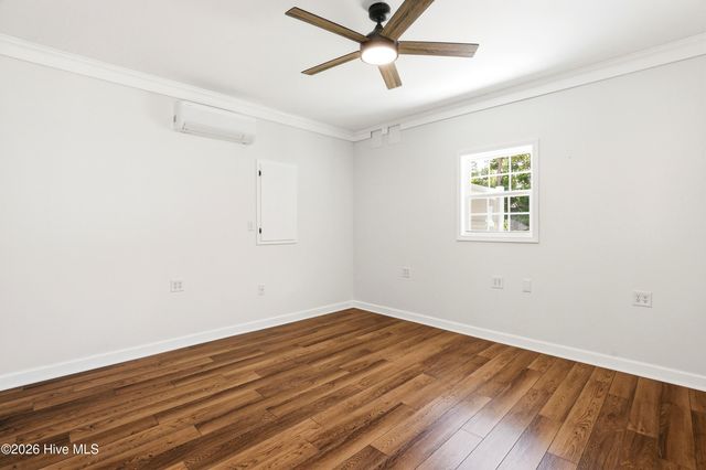 332 NE 52nd Street, Oak Island, NC 28465