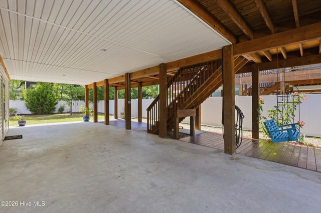 332 NE 52nd Street, Oak Island, NC 28465