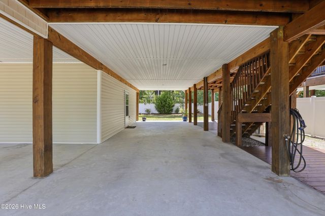 332 NE 52nd Street, Oak Island, NC 28465