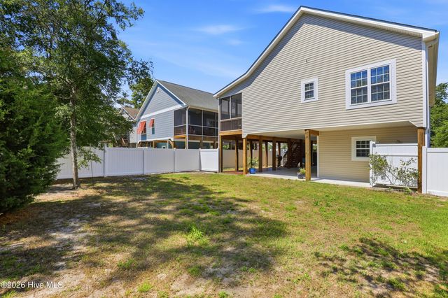 332 NE 52nd Street, Oak Island, NC 28465