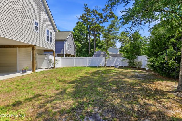 332 NE 52nd Street, Oak Island, NC 28465