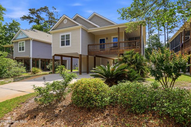 332 NE 52nd Street, Oak Island, NC 28465