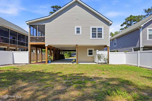 332 NE 52nd Street, Oak Island, NC 28465