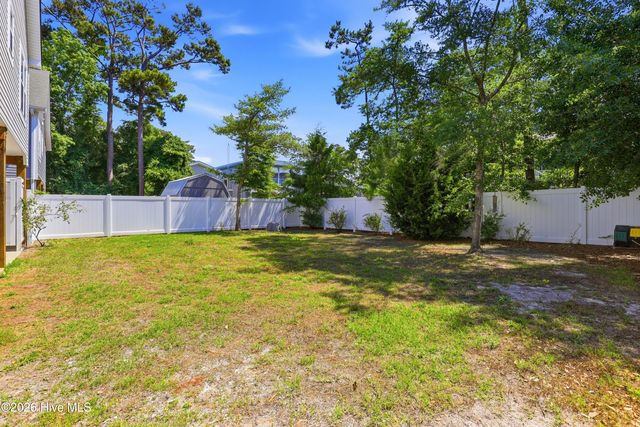 332 NE 52nd Street, Oak Island, NC 28465