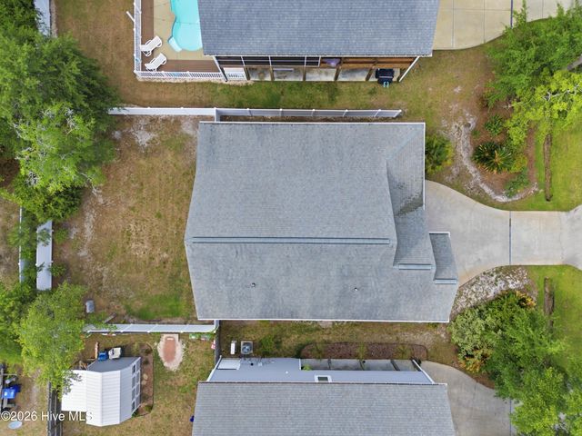 332 NE 52nd Street, Oak Island, NC 28465