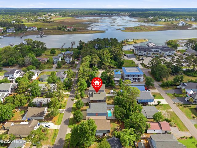 332 NE 52nd Street, Oak Island, NC 28465