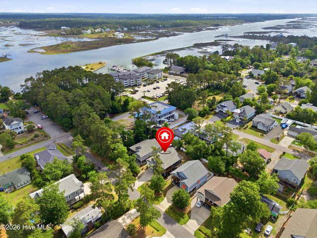332 NE 52nd Street, Oak Island, NC 28465