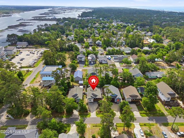 332 NE 52nd Street, Oak Island, NC 28465