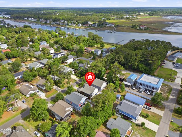 332 NE 52nd Street, Oak Island, NC 28465