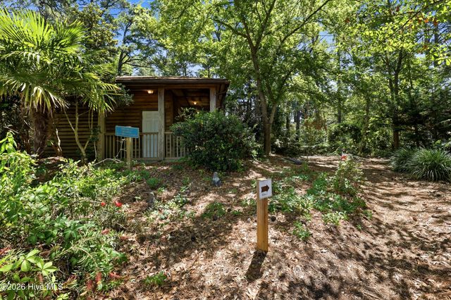332 NE 52nd Street, Oak Island, NC 28465