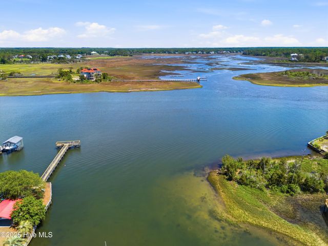 332 NE 52nd Street, Oak Island, NC 28465