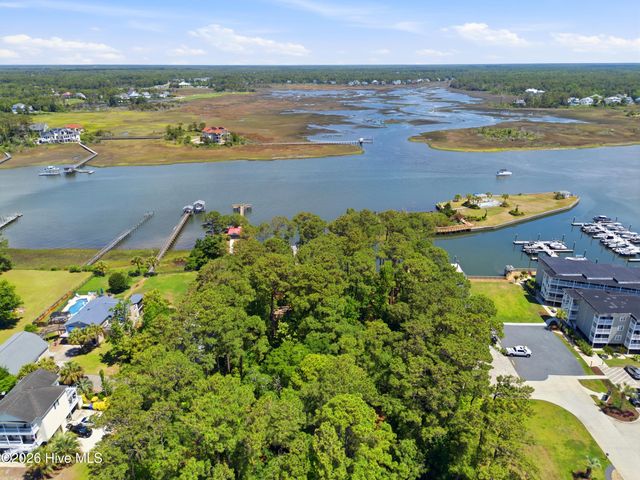 332 NE 52nd Street, Oak Island, NC 28465