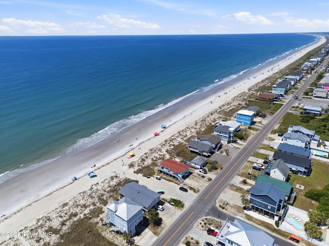 332 NE 52nd Street, Oak Island, NC 28465