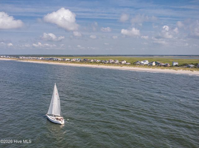 332 NE 52nd Street, Oak Island, NC 28465