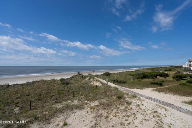 332 NE 52nd Street, Oak Island, NC 28465
