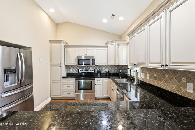 332 NE 52nd Street, Oak Island, NC 28465