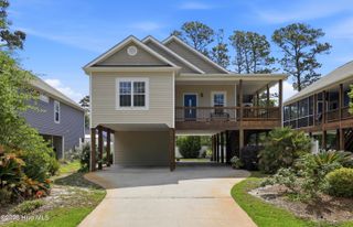 332 NE 52nd Street, Oak Island, NC 28465