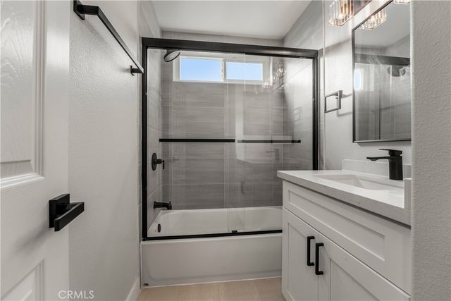 638 N Girard, Hemet, CA 92544