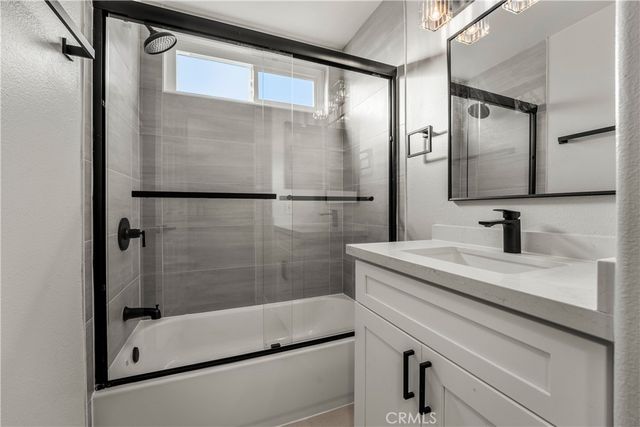 638 N Girard, Hemet, CA 92544