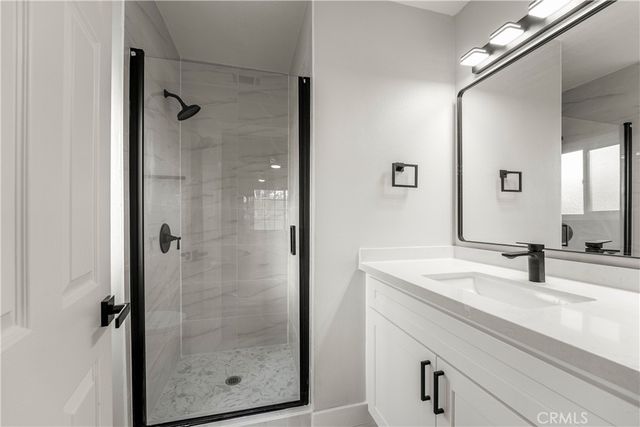 638 N Girard, Hemet, CA 92544