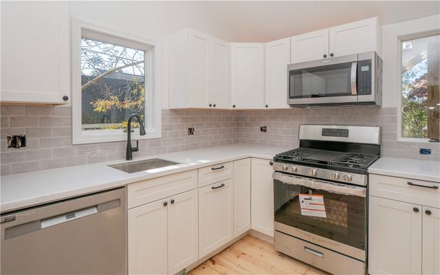 8 Pleasant Street 1, Newport, RI 02840