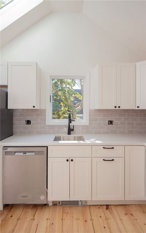 8 Pleasant Street 1, Newport, RI 02840