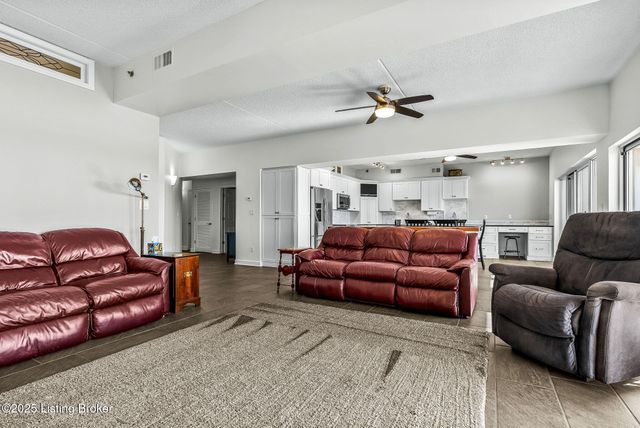 1 Riverpointe Plaza 603 604, Jeffersonville, IN 47130