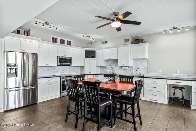 1 Riverpointe Plaza 603 604, Jeffersonville, IN 47130