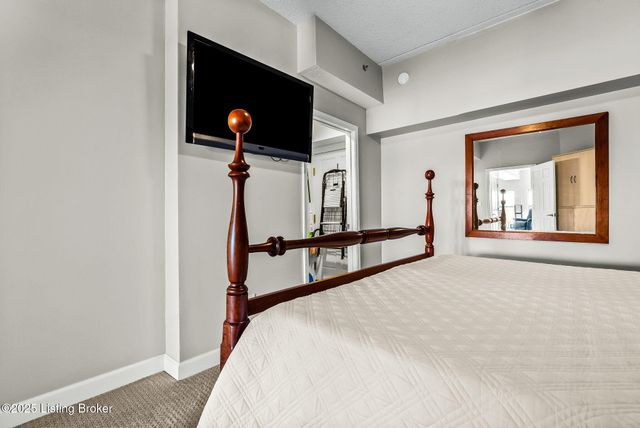 1 Riverpointe Plaza 603 604, Jeffersonville, IN 47130