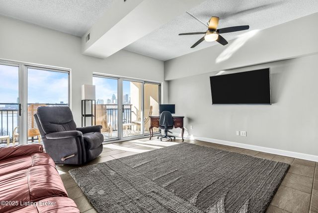 1 Riverpointe Plaza 603 604, Jeffersonville, IN 47130