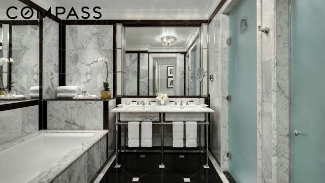 2 E 55th Street 935W39, New York City, NY 10022