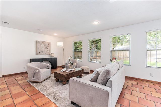 4805 Canyonbend CIR, Austin, TX 78735