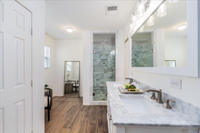 4805 Canyonbend CIR, Austin, TX 78735