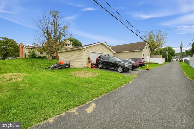 1882 S 2ND ST, Allentown, PA 18103