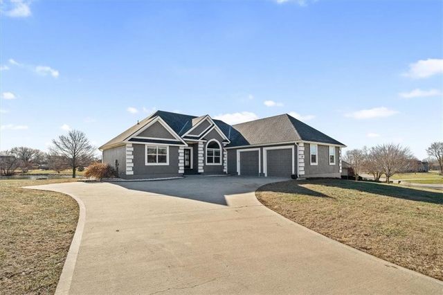 604 Canyon Drive, Pleasant Hill, MO 64080