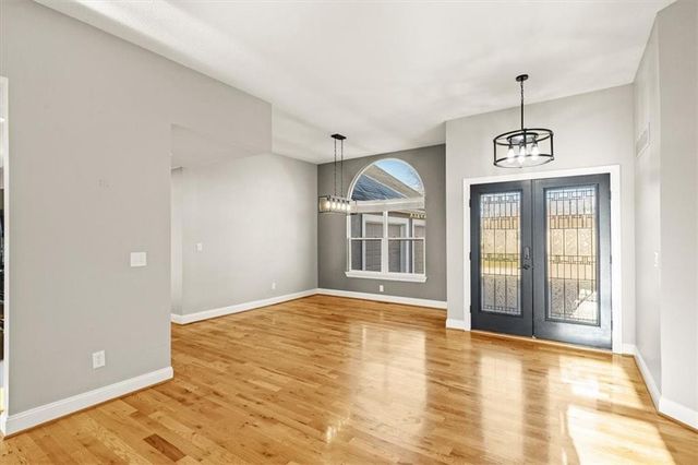 604 Canyon Drive, Pleasant Hill, MO 64080