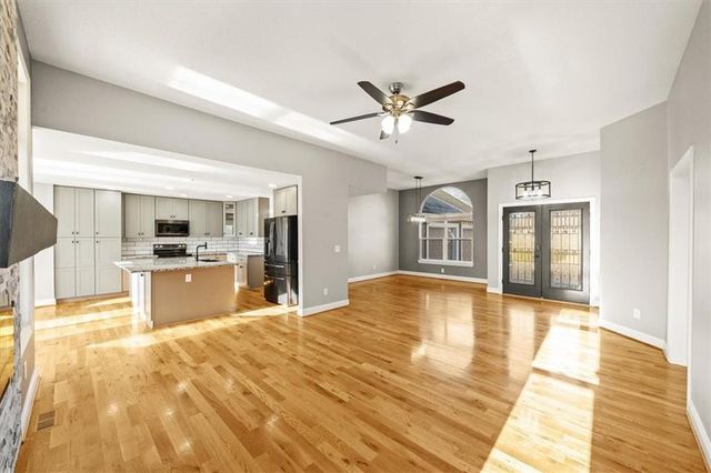 604 Canyon Drive, Pleasant Hill, MO 64080