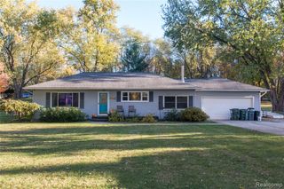 160 Parkview Boulevard, Lake Orion, MI 48362