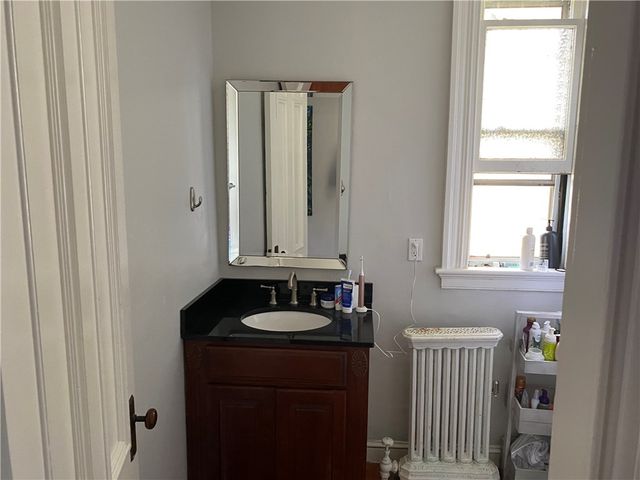 12 Clarke Street, Newport, RI 02840