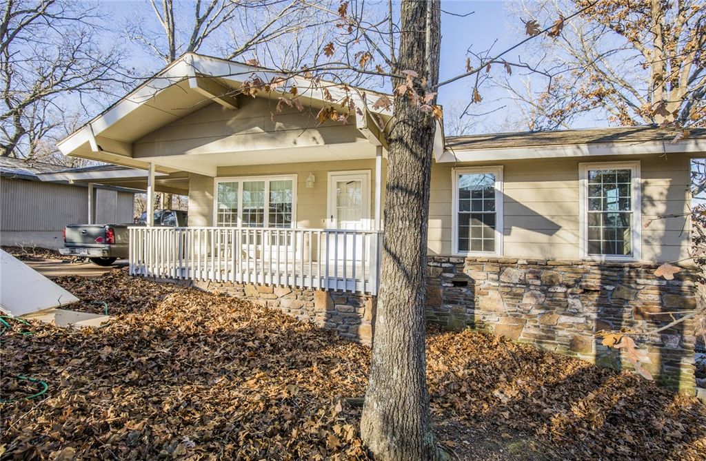 11 Bromwich Lane, Bella Vista, AR 72715