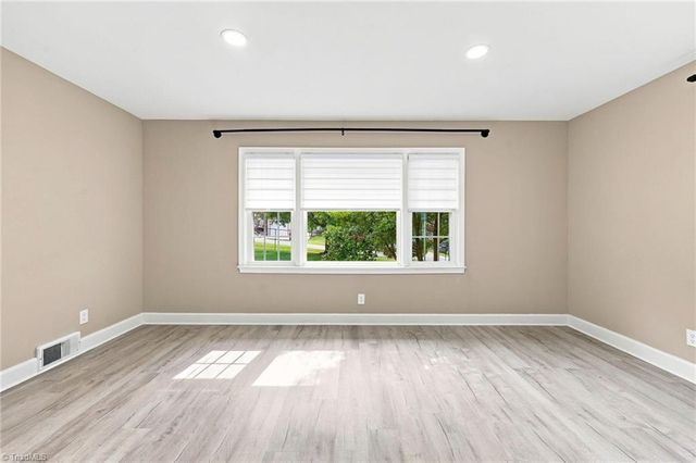 3652 Emma Avenue, Winston-salem, NC 27127