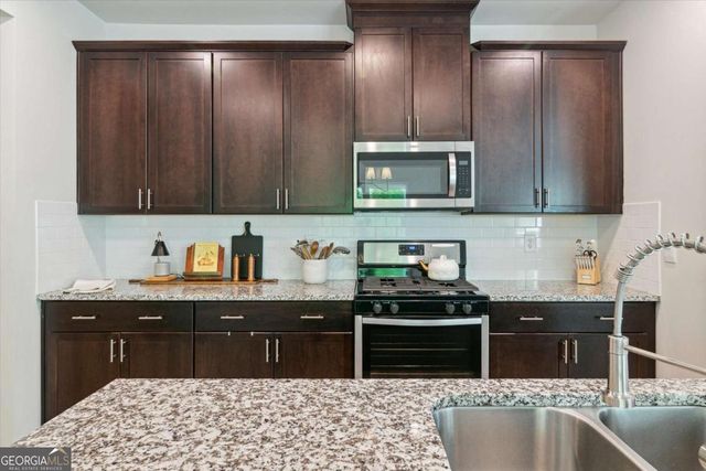225 Magnolia Drive, Dawsonville, GA 30534