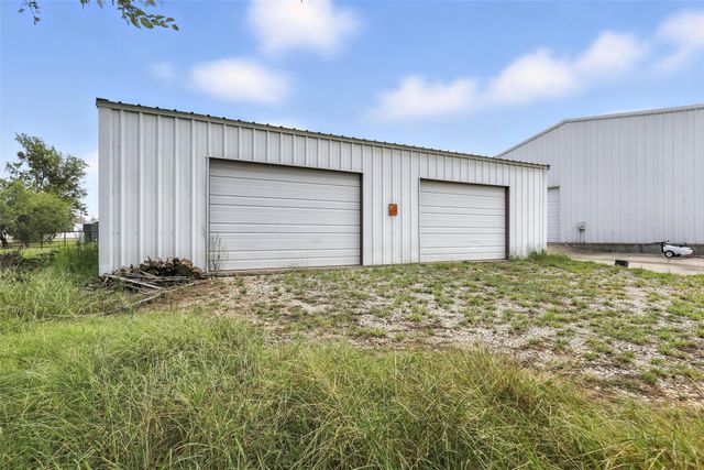 141 Cimmarron Trail, Runaway Bay, TX 76426
