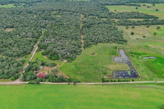 1910 E County Road 415, Lexington, TX 78947