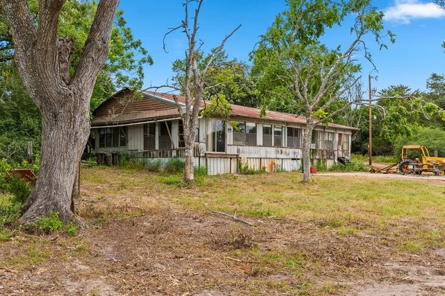 1910 E County Road 415, Lexington, TX 78947