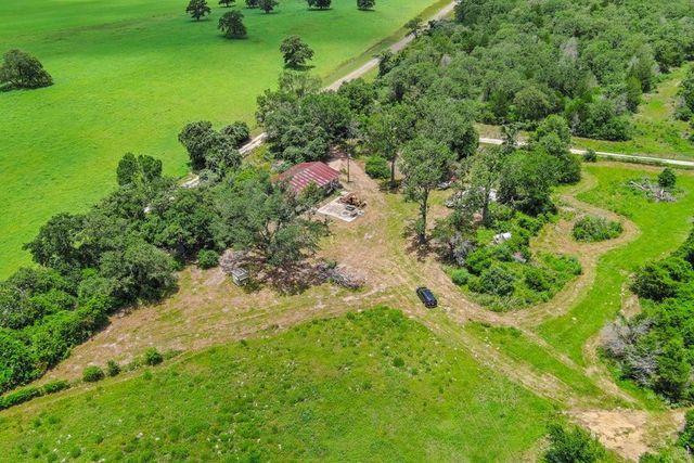 1910 E County Road 415, Lexington, TX 78947