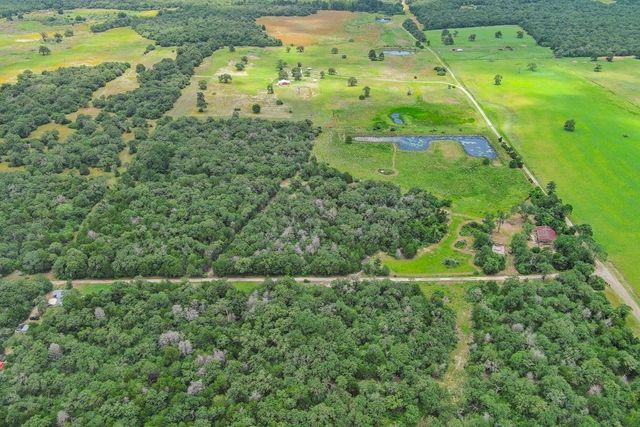 1910 E County Road 415, Lexington, TX 78947