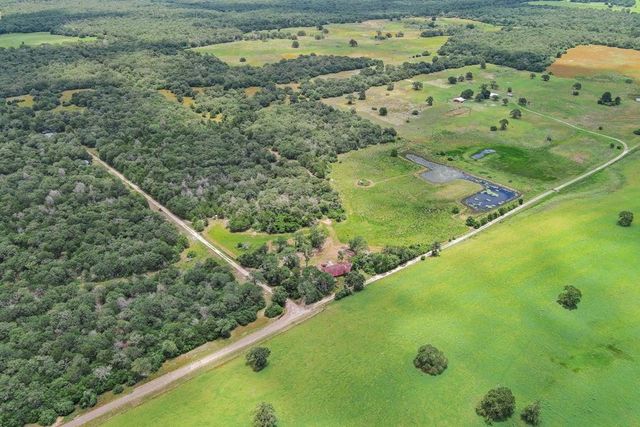 1910 E County Road 415, Lexington, TX 78947