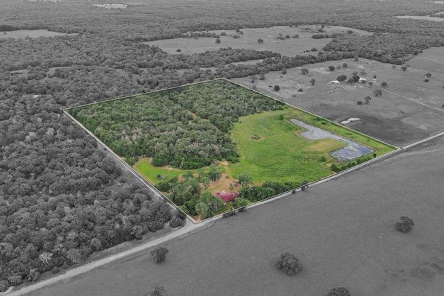 1910 E County Road 415, Lexington, TX 78947