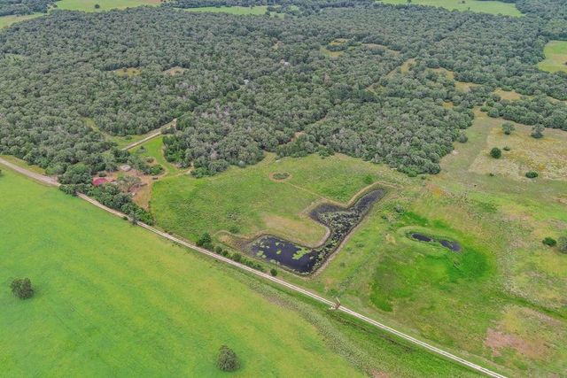 1910 E County Road 415, Lexington, TX 78947